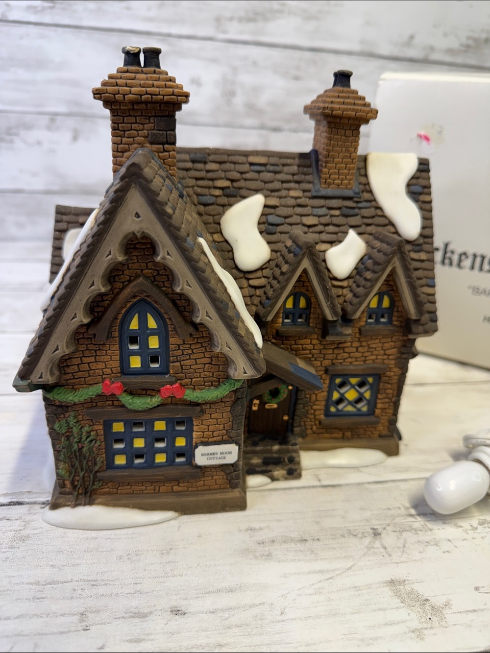Dept 56 Christmas Barmby Moor Cottage Dickens Village Retired in 2000 House